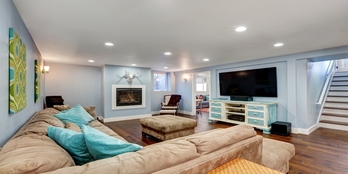 Maid's Room Transformation : Make it Your Entertainment Room