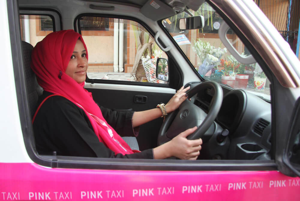 Pink Taxis in Abu Dhabi 