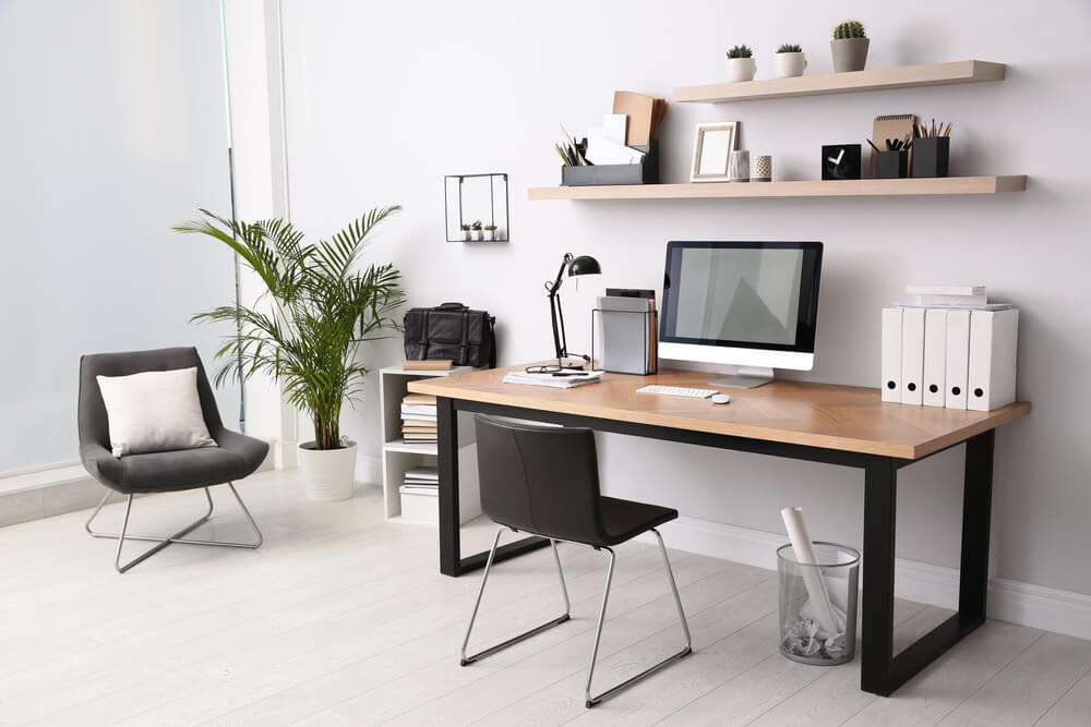 Choose an Ideal Desk Space