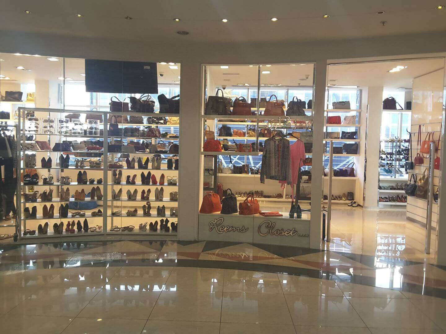 Reems Closet outlet in Mazaya Shopping Centre, Dubai